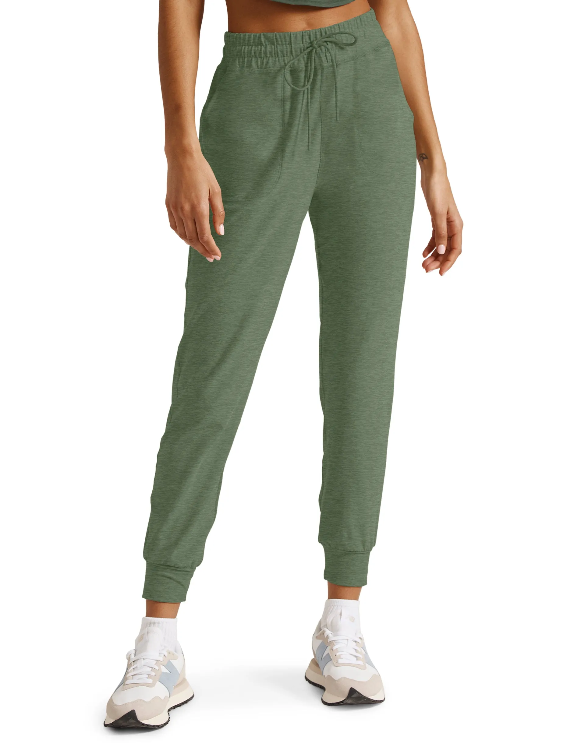 Beyond Yoga Commuter Midi Jogger - Moss Green