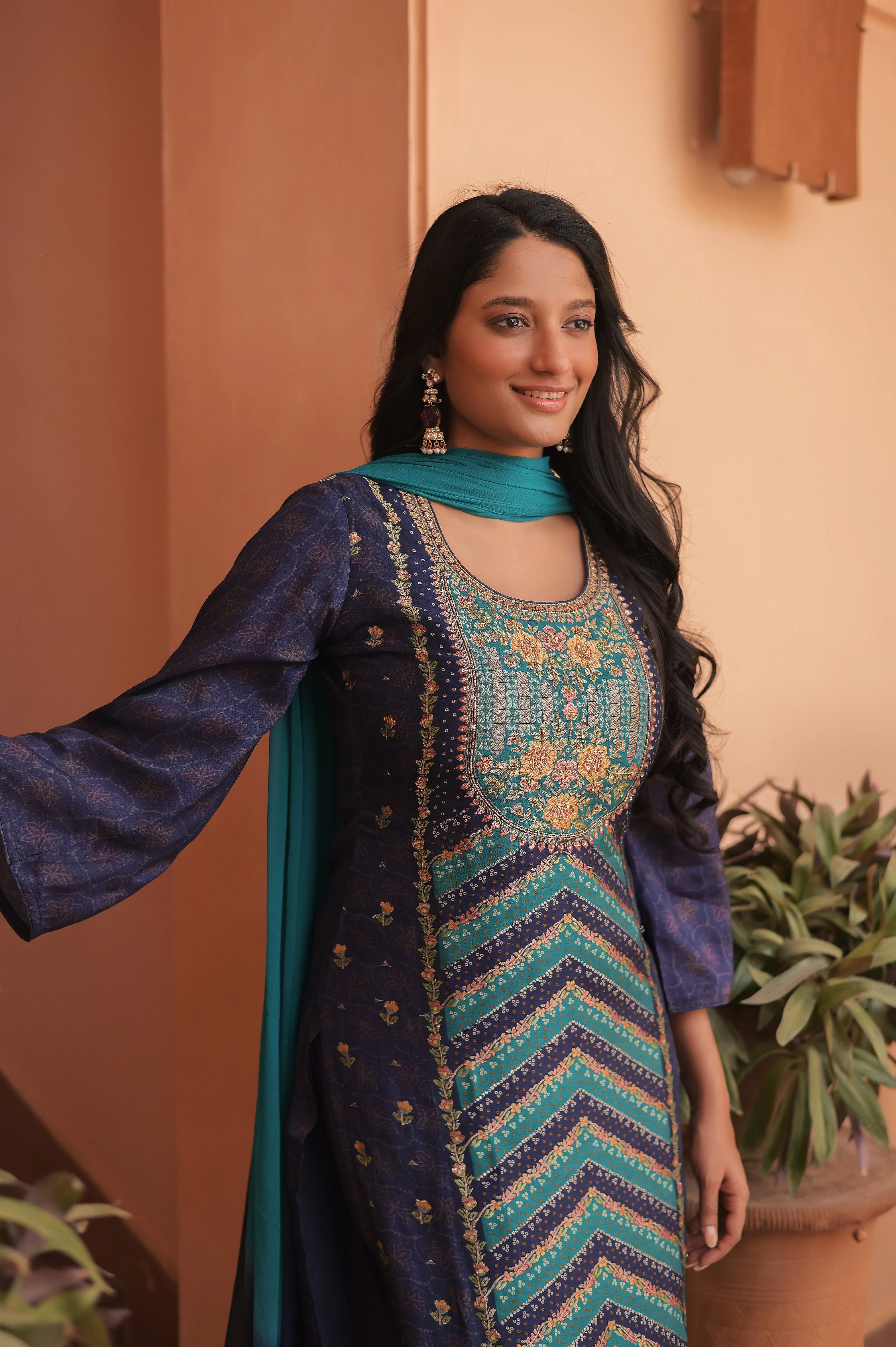 Turquoise Elegance Jacquard Set With Dupatta